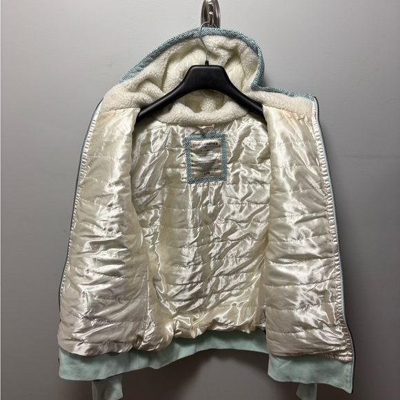 Denver Hayes Women’s Green and White Insulated Jacket - Picture 7 of 10